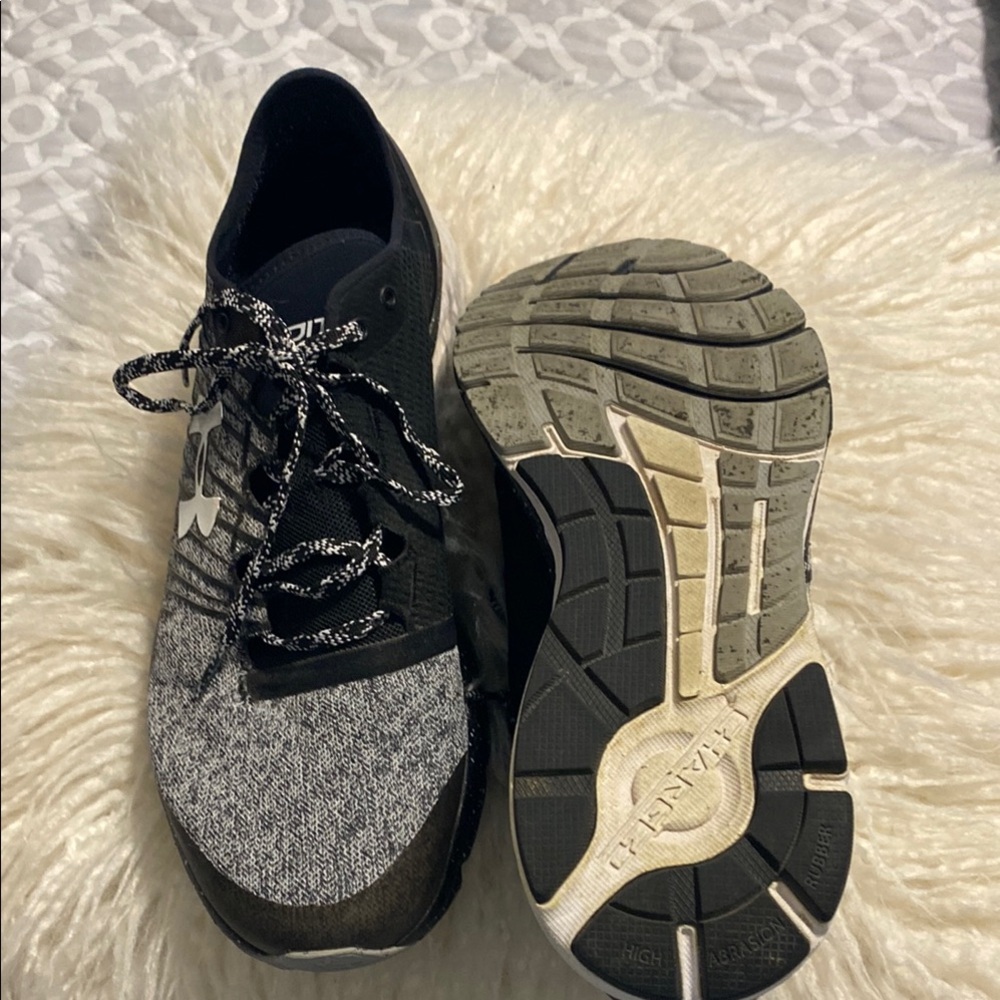 Under Armour tennis shoes - Picture 3 of 9